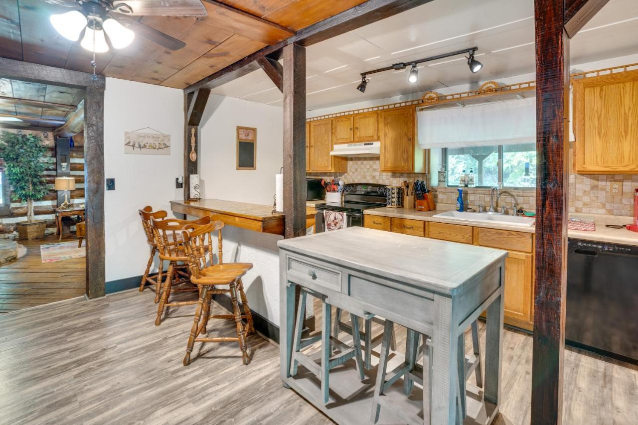 Вилла French Lick Getaway With Deck, Grill And Fire Pit! Экстерьер фото