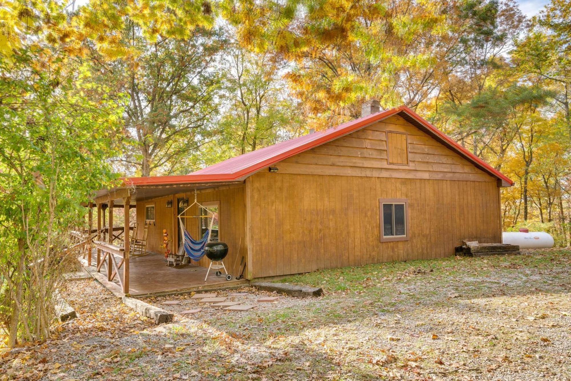 Вилла French Lick Getaway With Deck, Grill And Fire Pit! Экстерьер фото