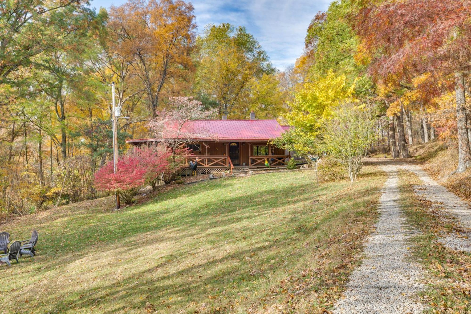 Вилла French Lick Getaway With Deck, Grill And Fire Pit! Экстерьер фото