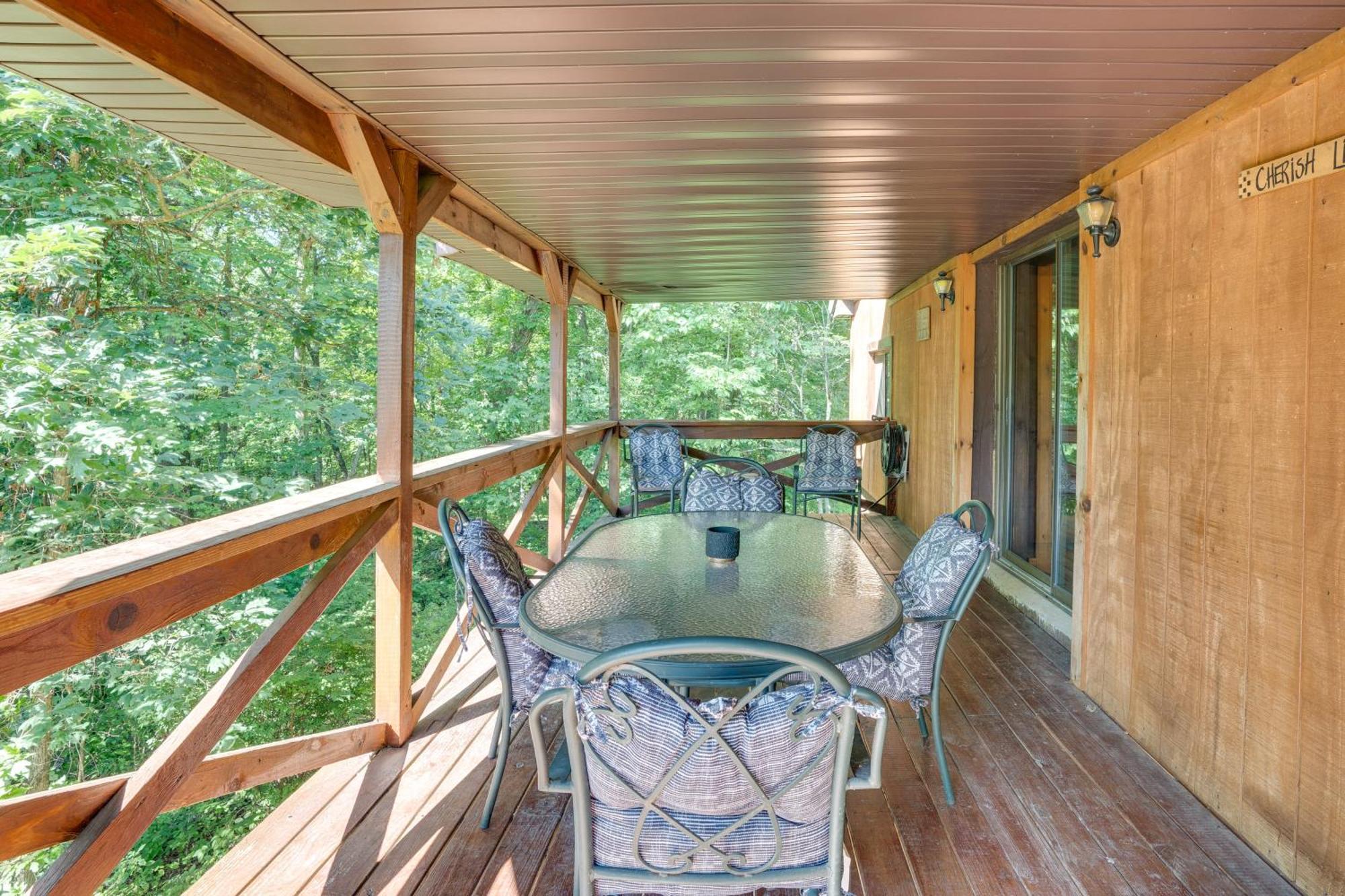 Вилла French Lick Getaway With Deck, Grill And Fire Pit! Экстерьер фото